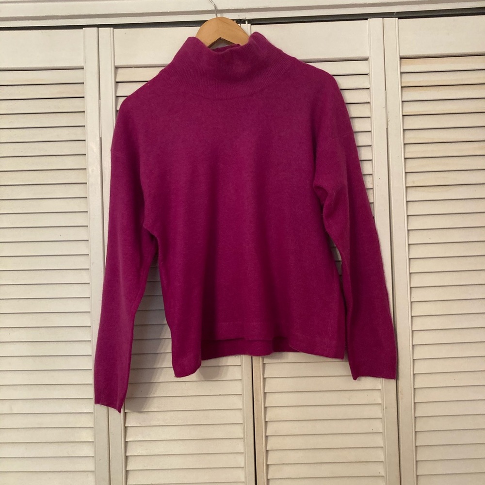 Long sleeves burgundy sweater